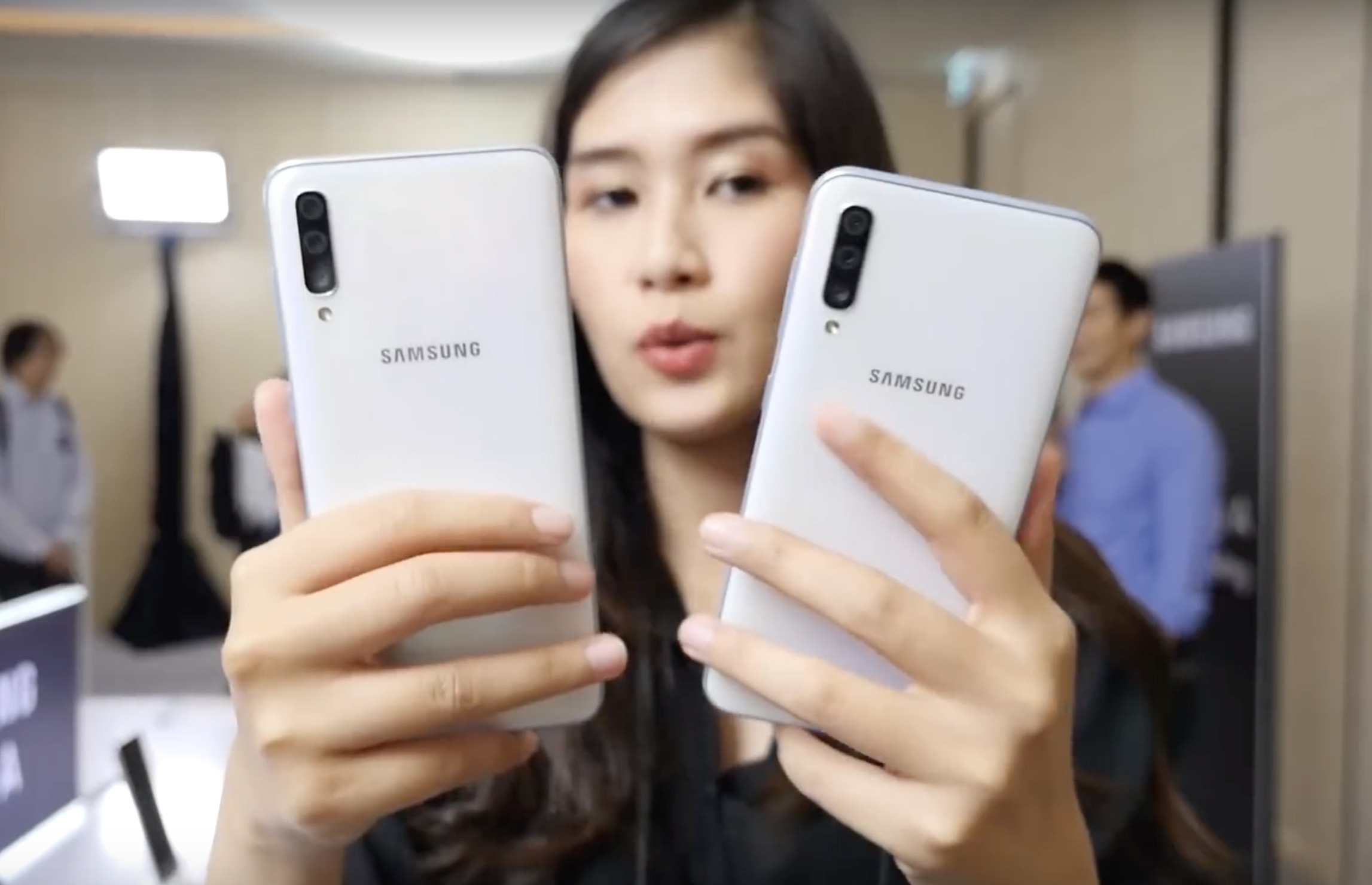 Compare Samsungh Galaxy A50 vs Galaxy A70 SpecPhone
