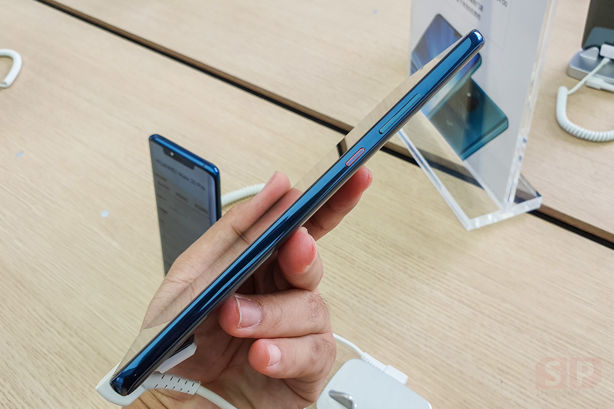 Hands on HUAWEI Mate 20 X 5G SpecPhone 0008