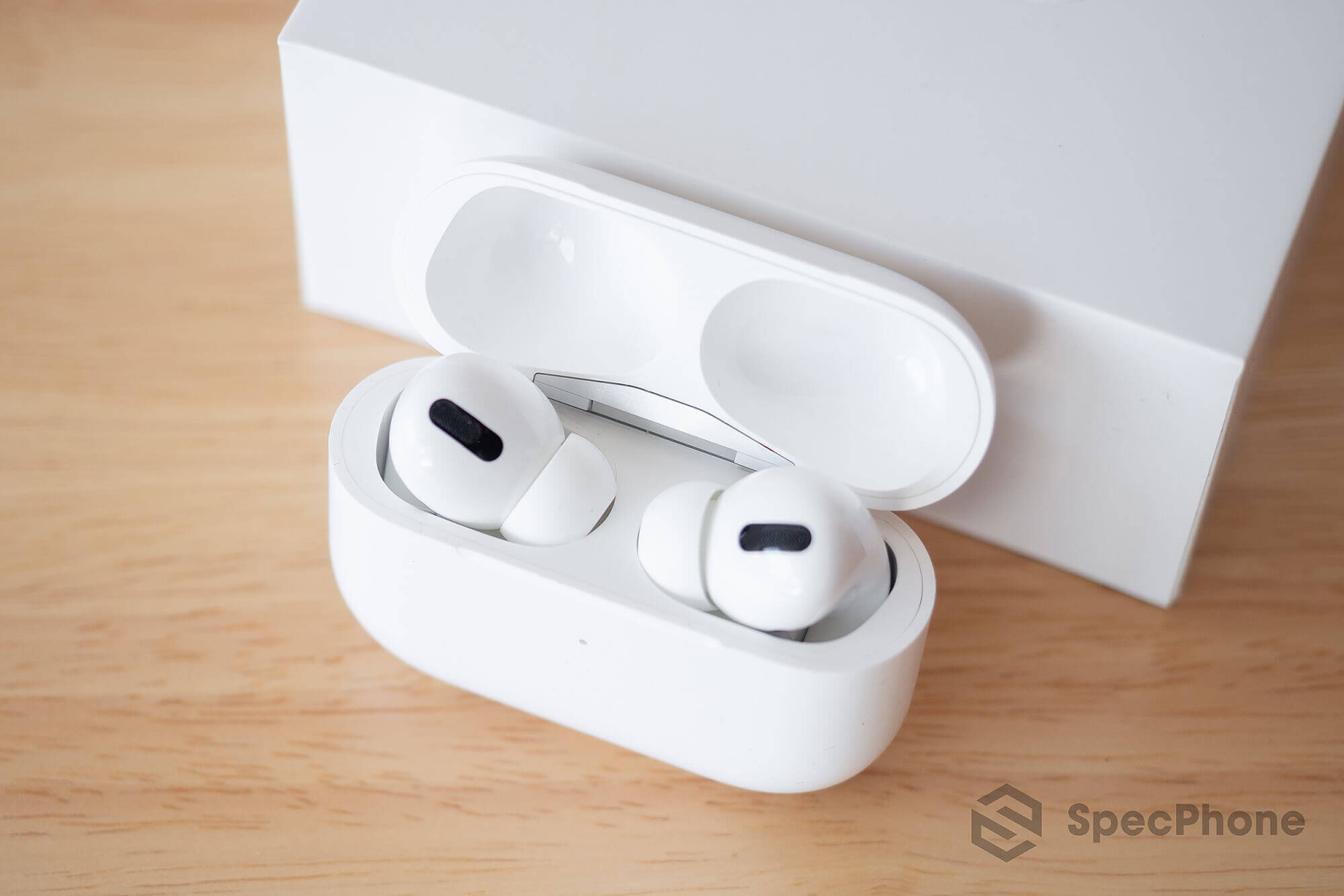 Review Apple AirPods Pro SpecPhone 15