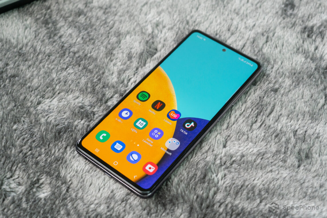 galaxy a52 and a72