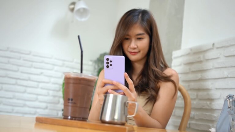 Samsung Galaxy A52s 5G รุ่นใหม่ Single Take ช้อตเดียวเอาอยู่ ราคา 13999 บาท.mp4 snapshot 01.23.329 1