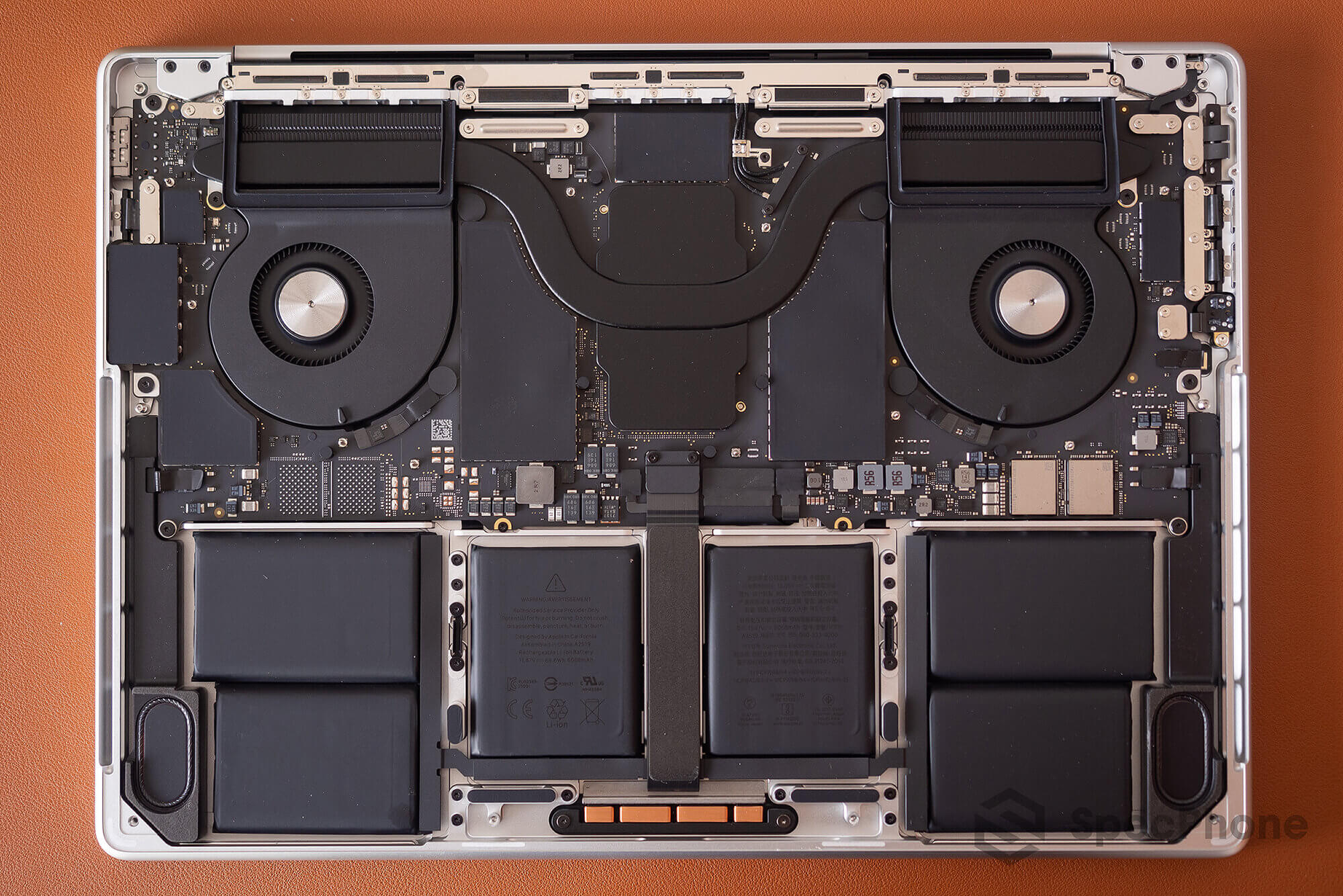 Review Apple MacBook Pro 14 M1 Pro SpecPhone 51