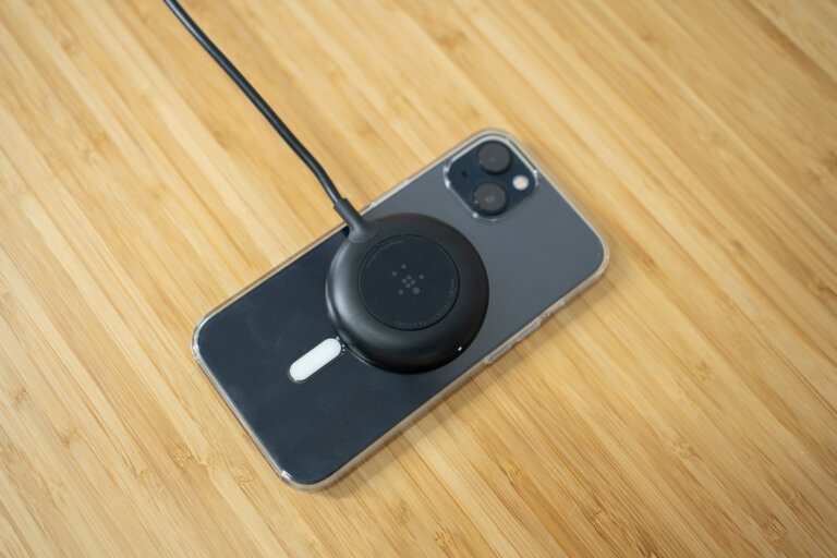 Review Belkin Magnetic Qi Wireless Charging 00024