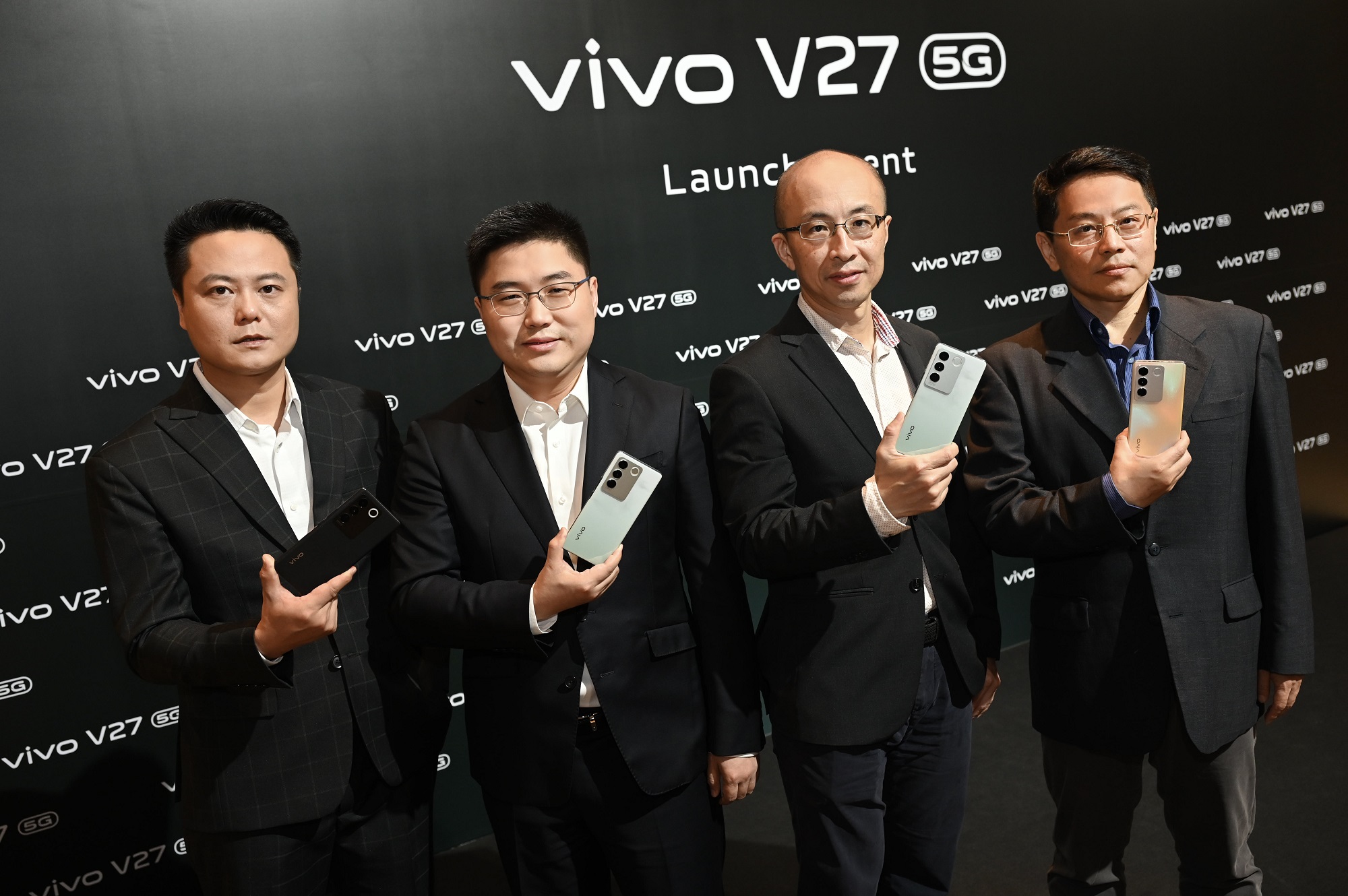 vivo เปิดตัว V27 5G ตอกย้ำผู้นำภาพพอร์ตเทรตกล้องหน้า-หลัง  ‘Aura Light Portrait System’ กับดีไซน์ใหม่ ‘สีเขียวหยก’