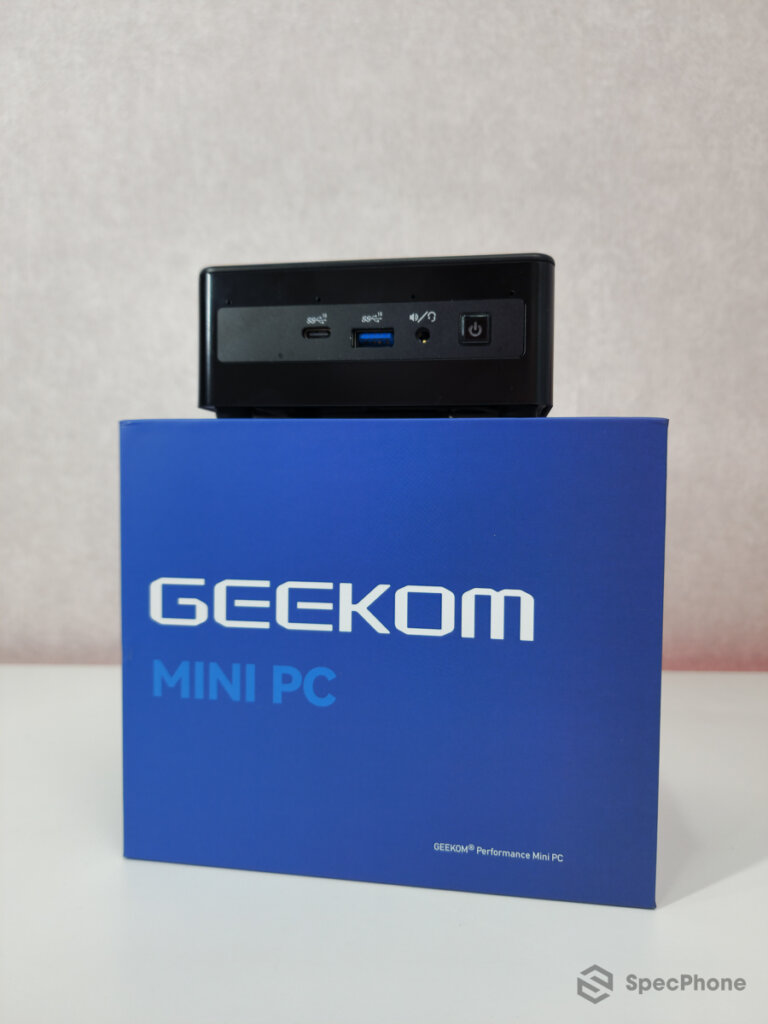 Review Geekom Mini IT8 SE 68