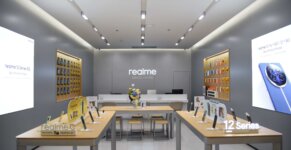 realme Experience Store 3.5 4