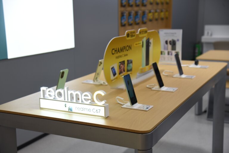 realme Experience Store 3.5 7