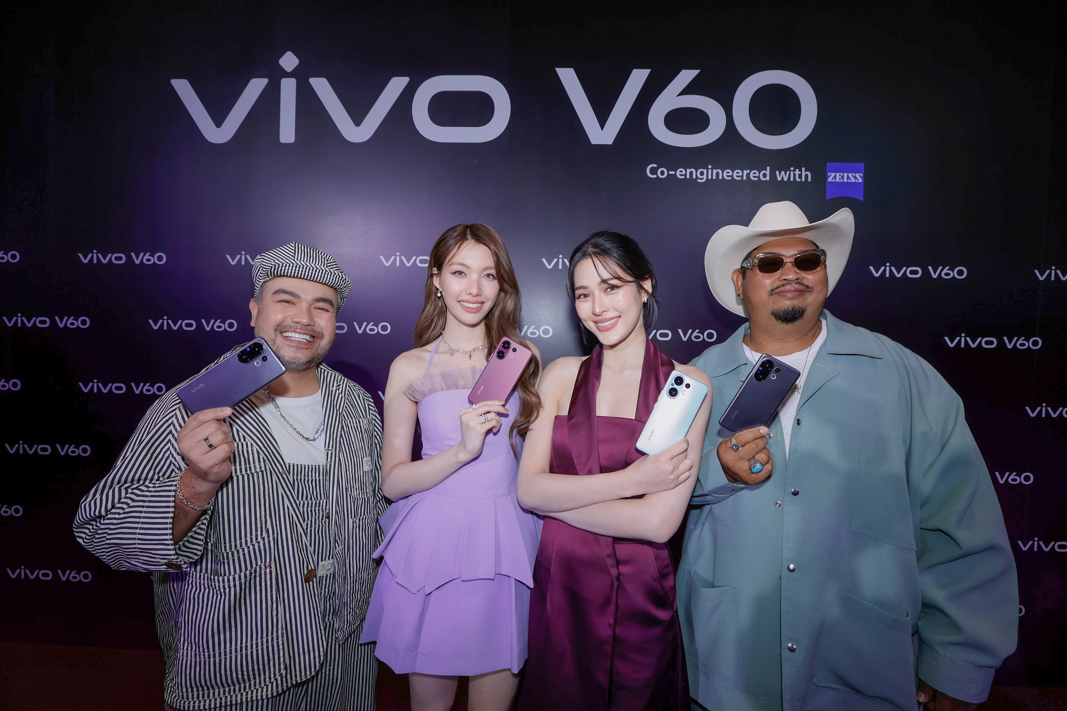 vivo เสิร์ฟช็อตโปรให้คนสวย เปิดตัว V60 ยกระดับพอร์ตเทรตด้วยกล้องซูเปอร์เทเลโฟโต้ครั้งแรกบน V Series ในราคาเริ่มต้น 15,999 บาท