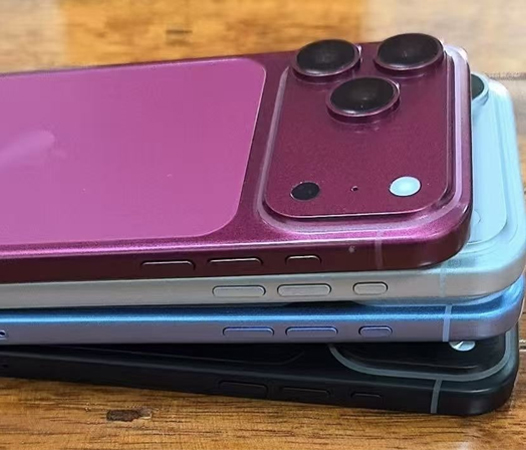 หลุดภาพเครื่องดัมมี่ iPhone 18 Pro เผยให้เห็น 4 สีใหม่สีแดงเข้ม 