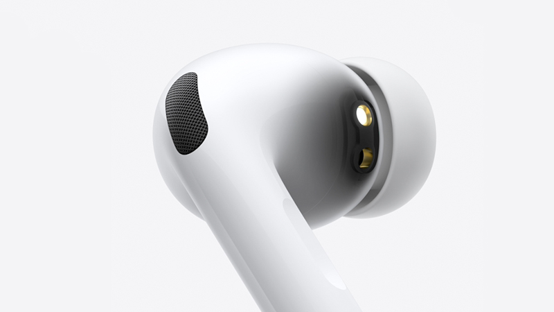เปรียบเทียบ AirPods 5 vs AirPods Pro 3 ต่างกันยังไง จะซื้อรุ่นไหนดีให้เหมาะกับตัวเองในปี 2026